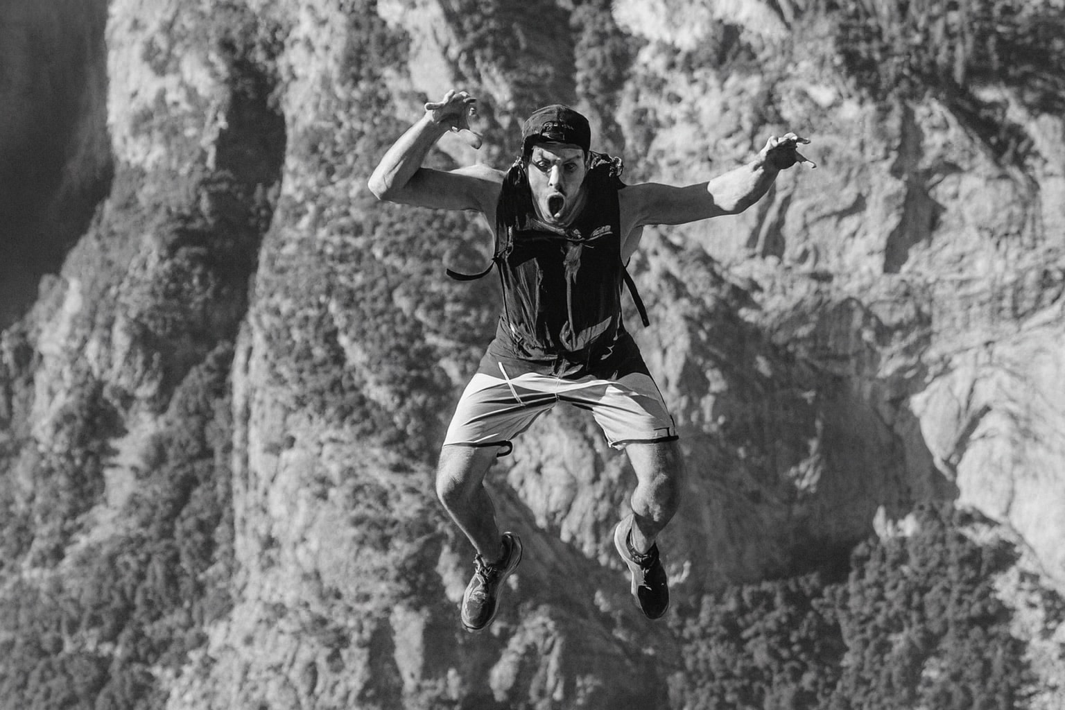 springender Bergsteiger in SW