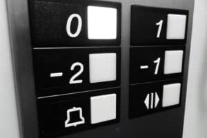 Tastatur eines Aufzuges SW